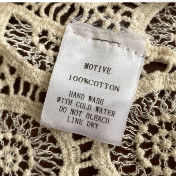 🌺Ooh La La festival core boho cropped crochet knit top w fringe tassle hem🌸🌺 - Picture 10 of 13